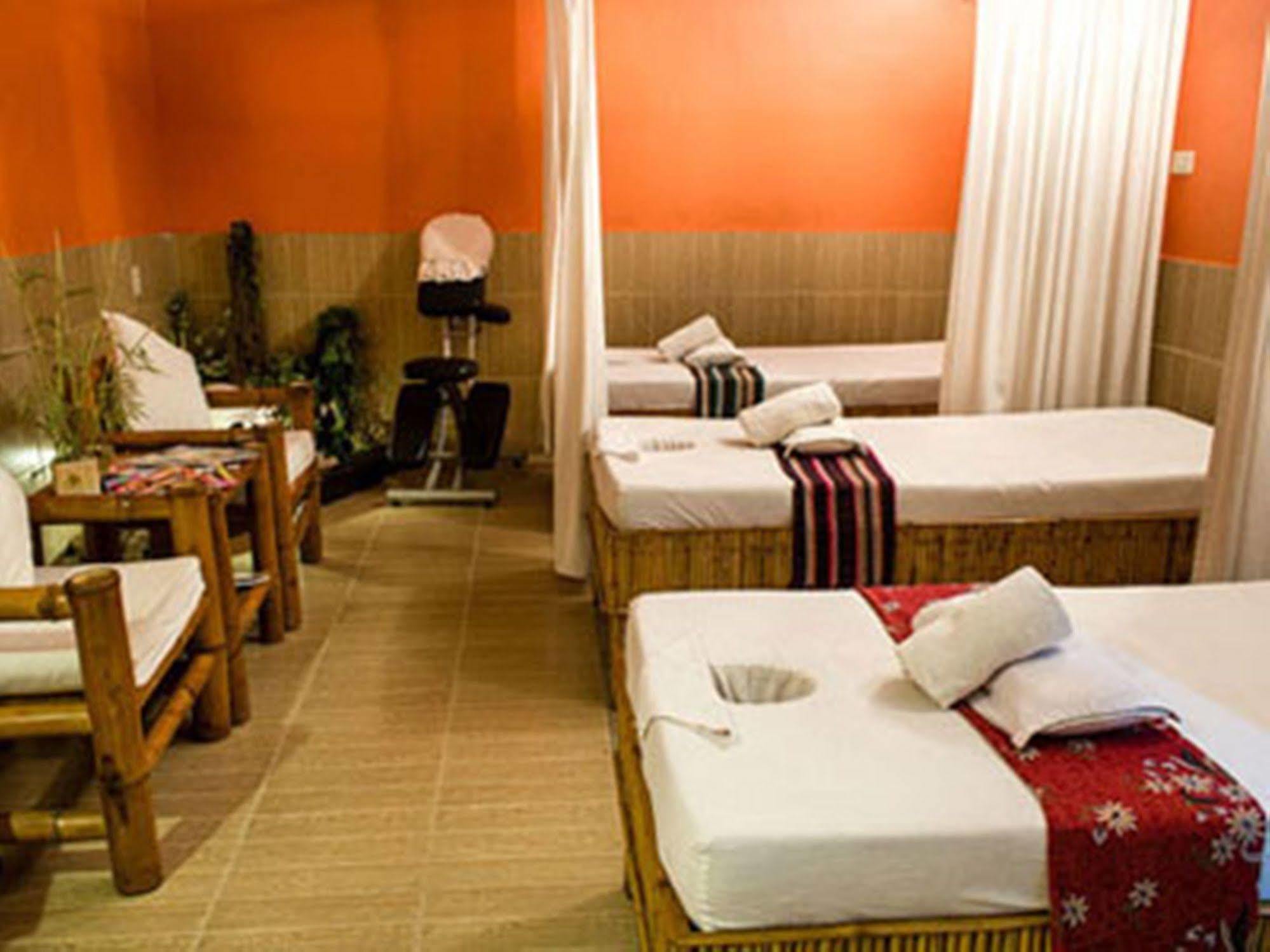 Matabungkay Beach Hotel ليان المظهر الخارجي الصورة