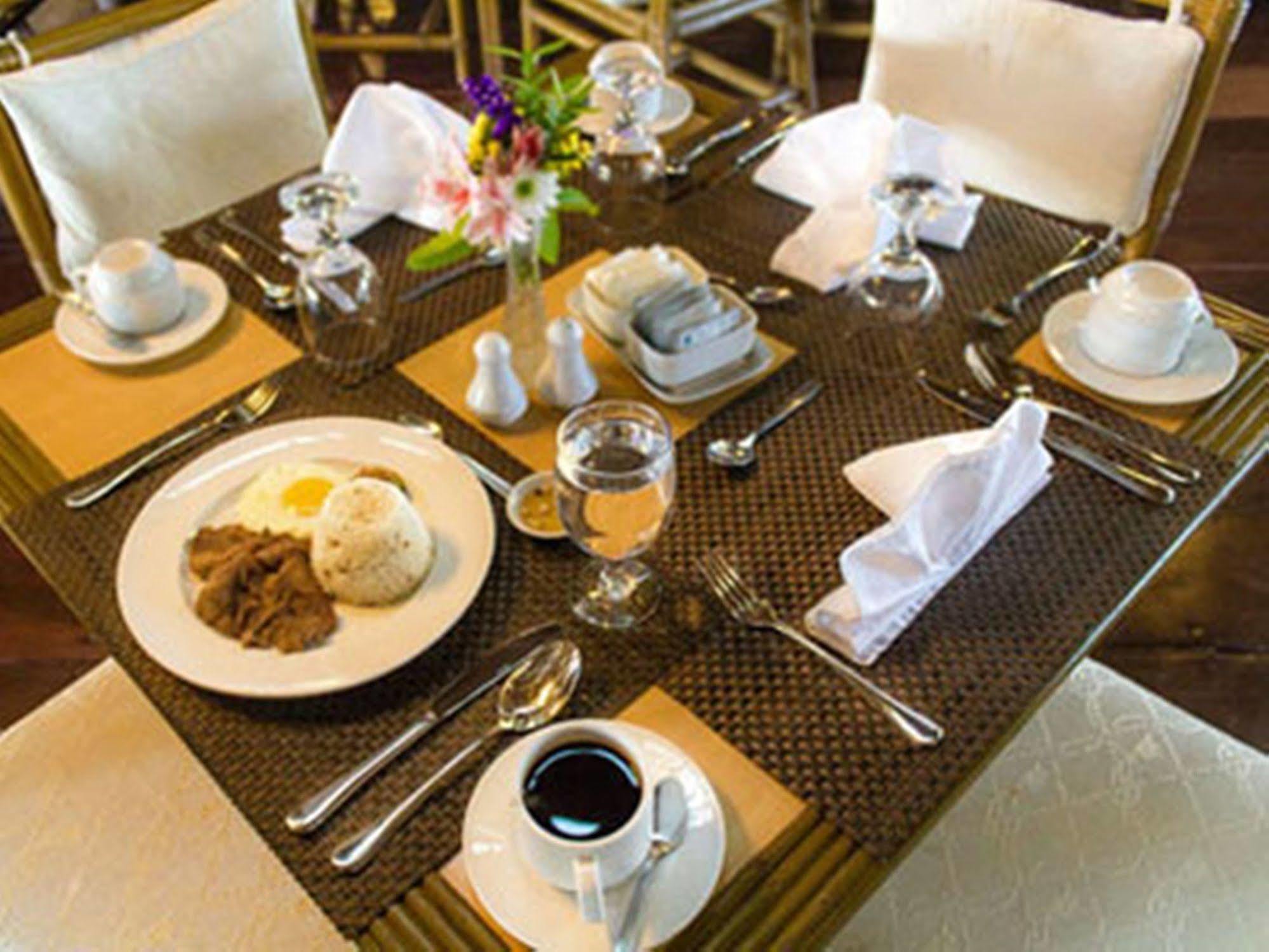 Matabungkay Beach Hotel ليان المظهر الخارجي الصورة